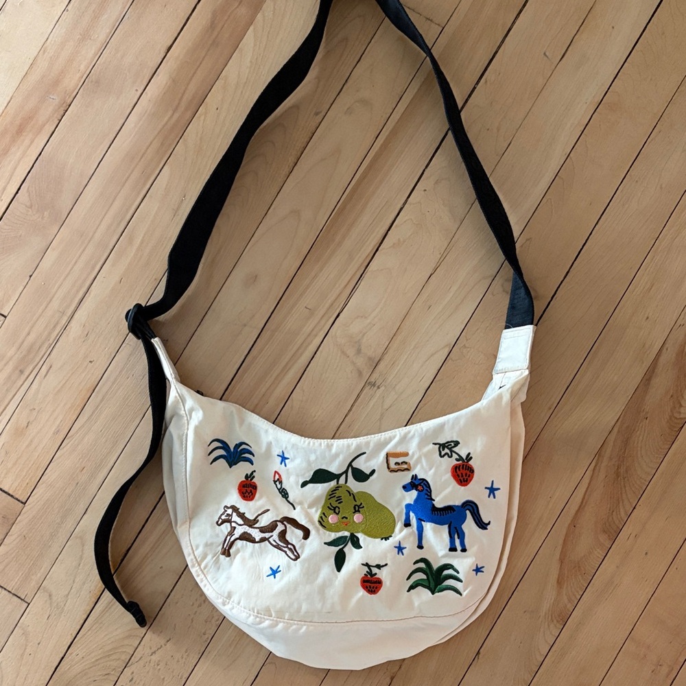 BAGGU Crescent White Crossbody Bag with Black Logo Strap